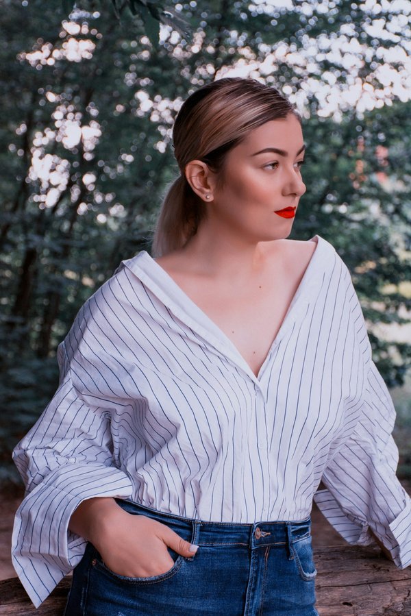 What Are the Best Techniques for Styling a Ruffled Blouse in a Professional Setting?